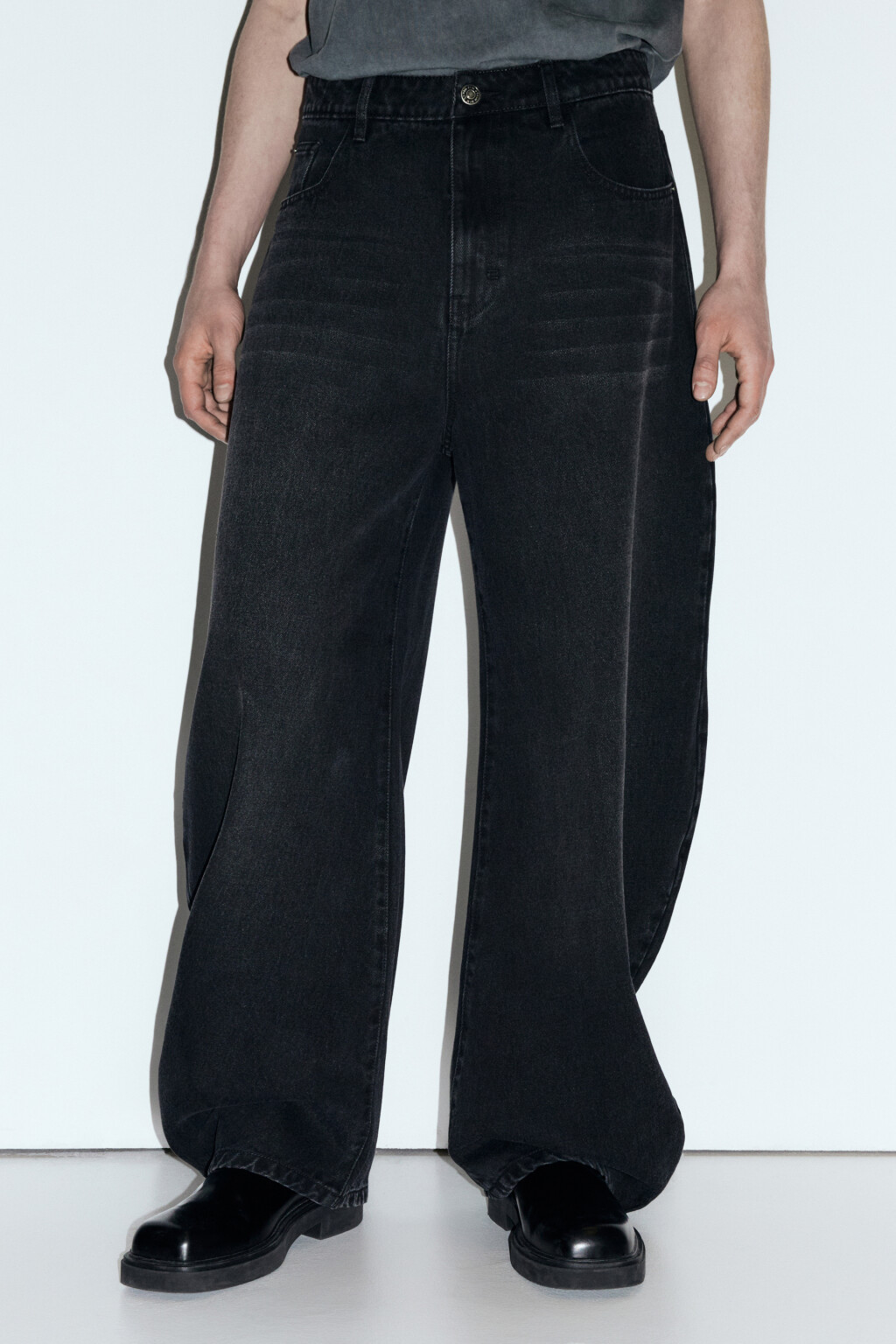 Джинсы широкие с волнистыми боковыми швами - цвет черный - 2