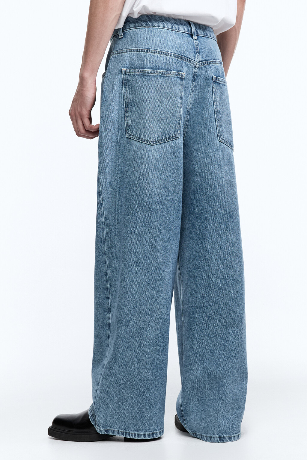 Джинсы экстраширокие с рваными коленями - цвет голубой - 4