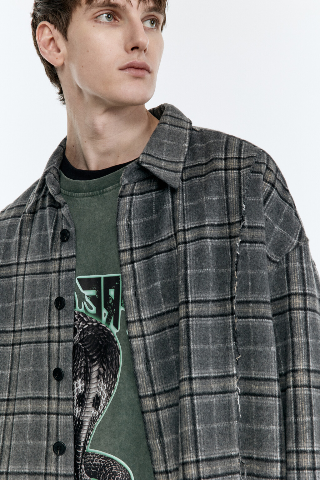 Рубашка клетчатая с открытыми срезами - цвет серый - 2