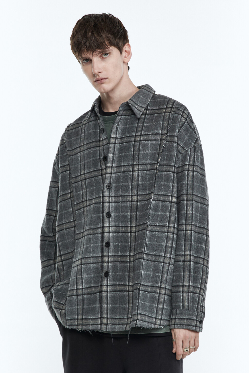 Рубашка клетчатая с открытыми срезами - цвет серый - 3