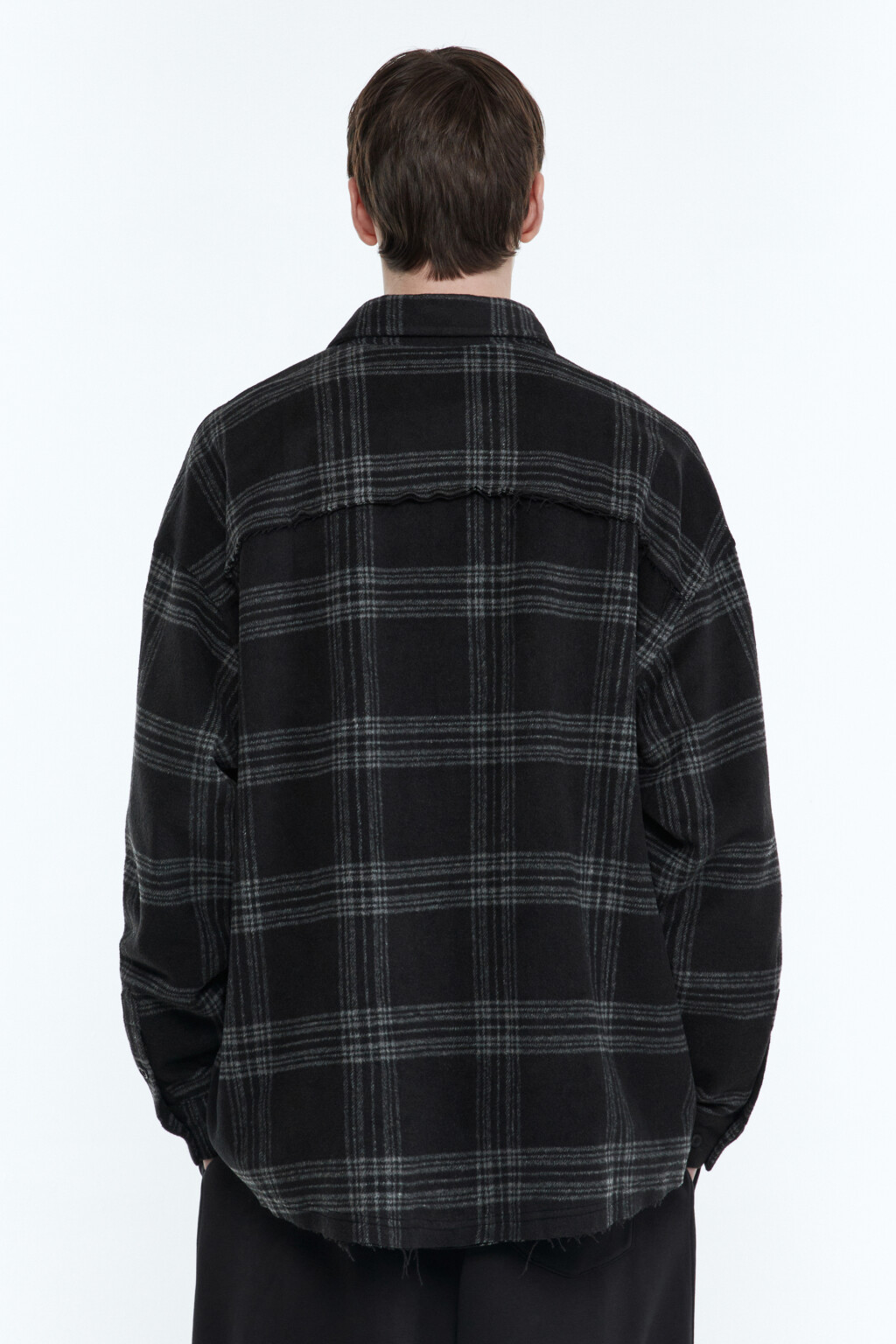 Рубашка клетчатая с открытыми срезами - цвет черный - 4