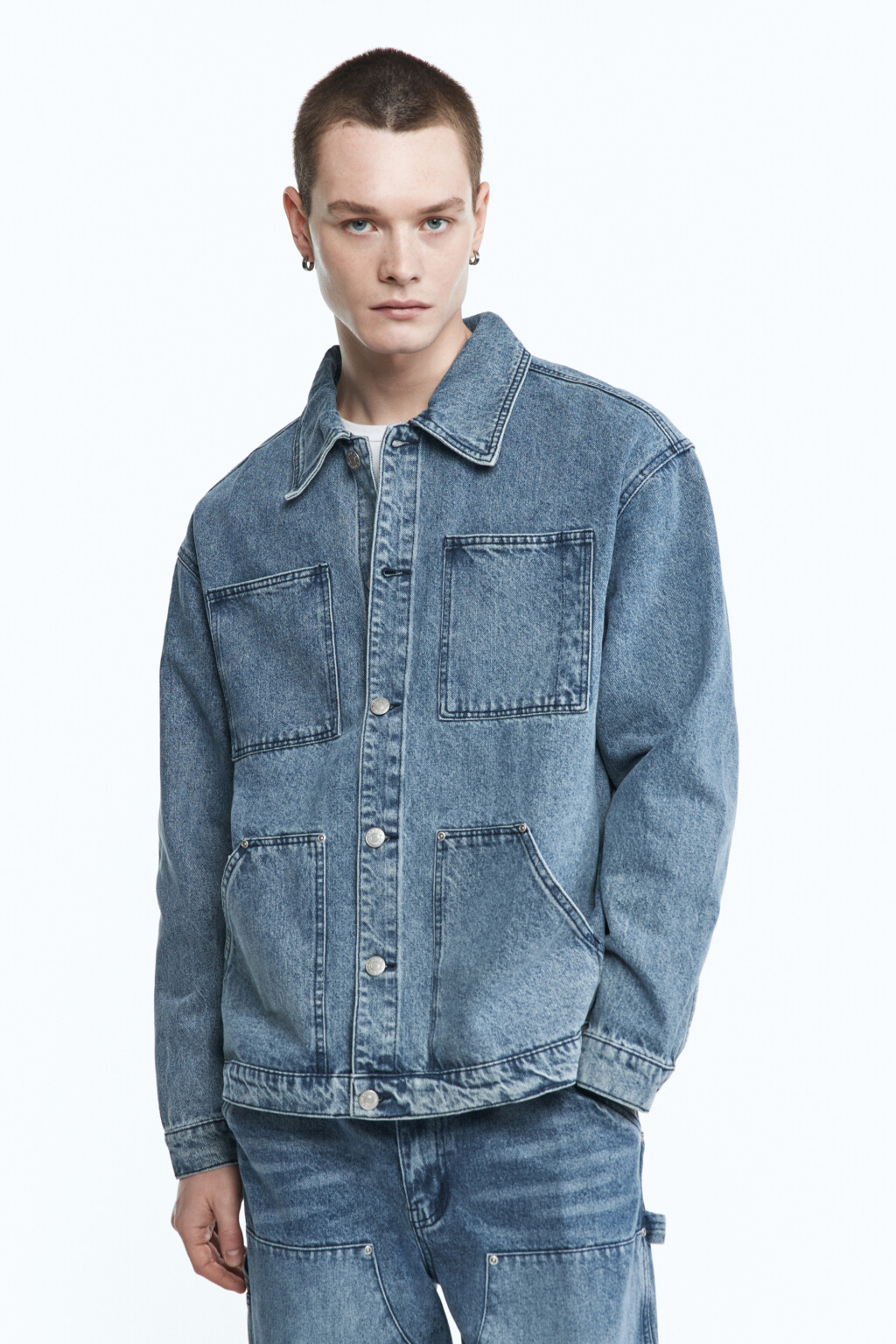 Рубашка джинсовая с карманами - цвет голубой - 2