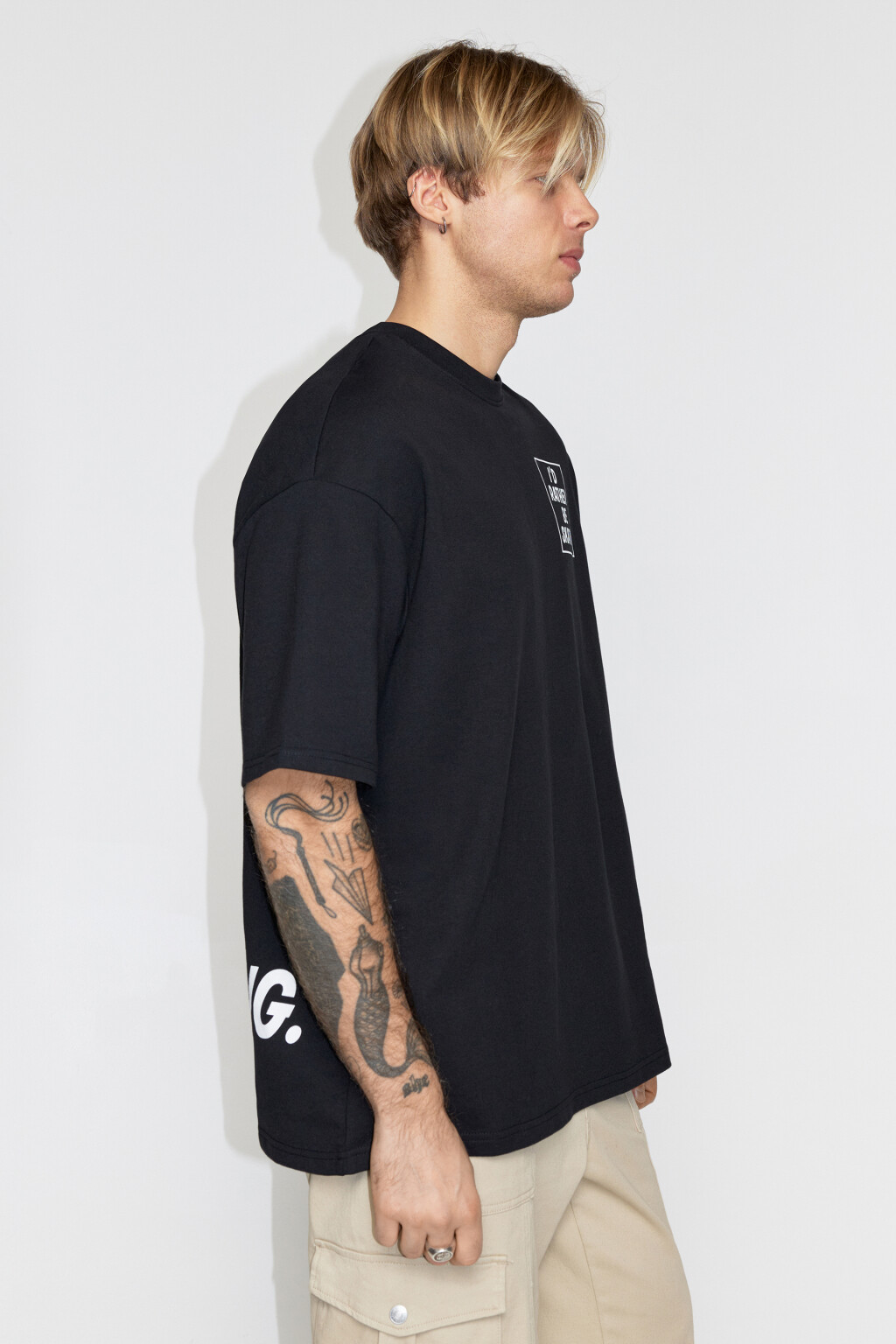 Футболка oversize с принтом-надписью - цвет черный - 3