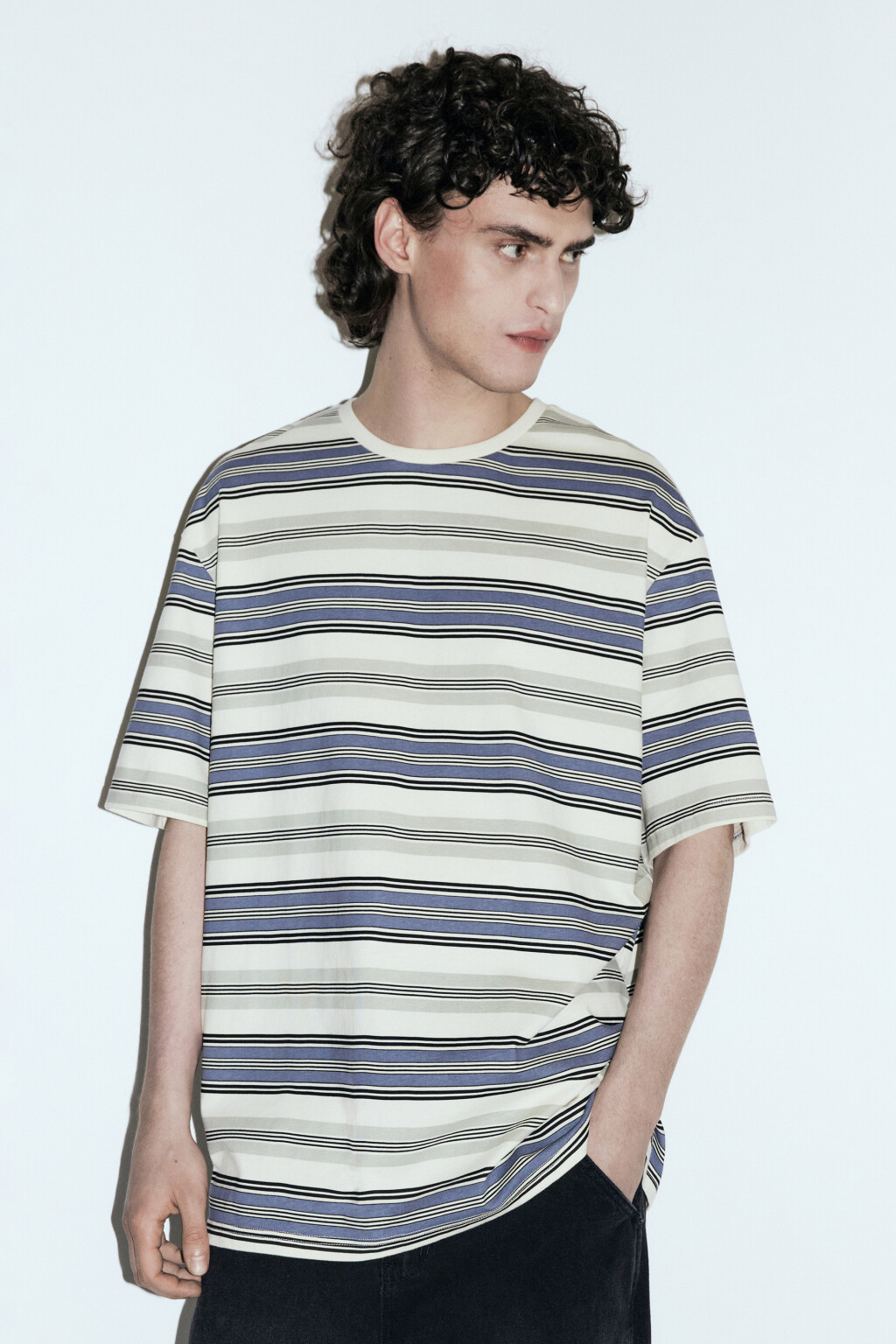 Футболка oversize с принтом в полоску - цвет мультиколор - 2
