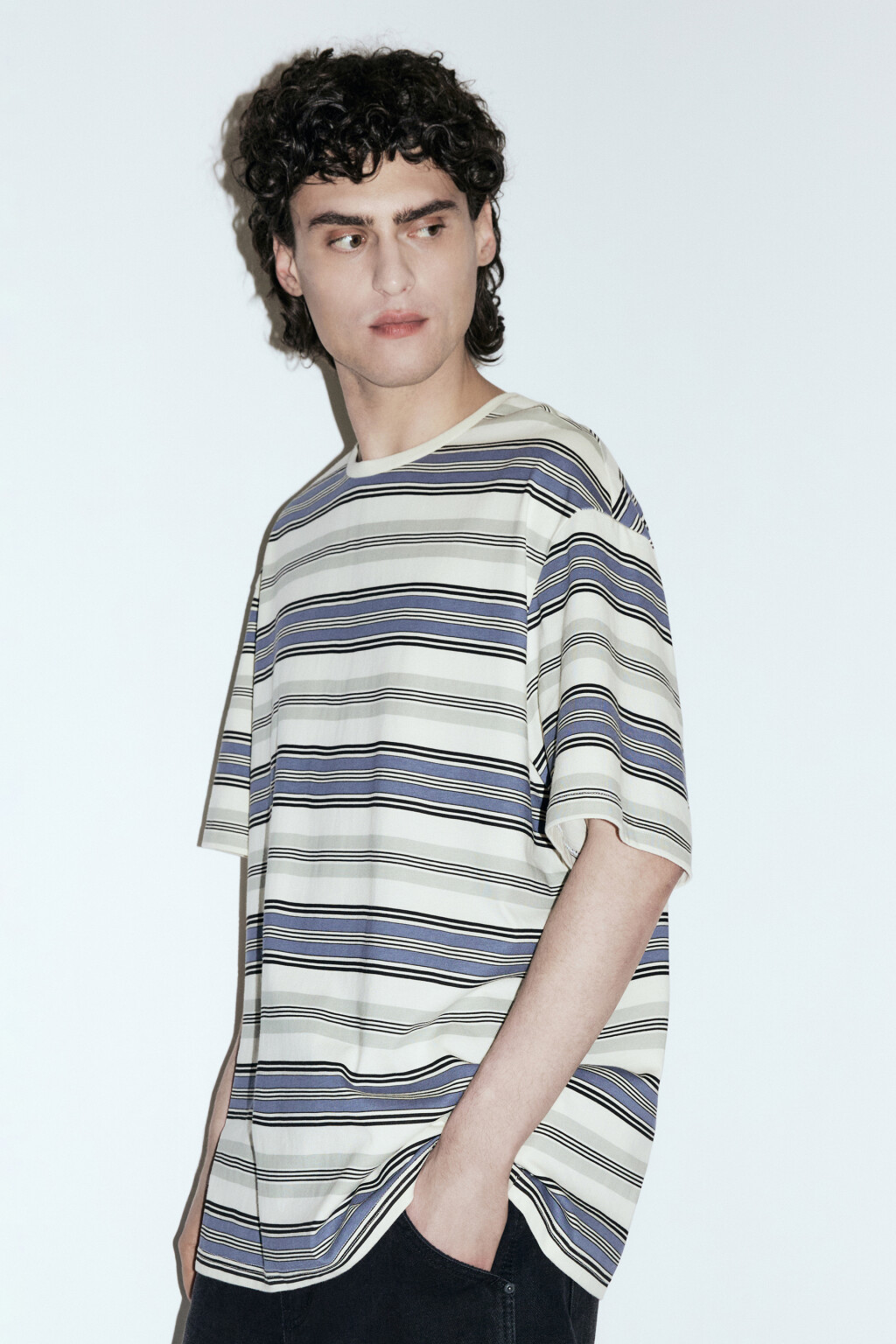 Футболка oversize с принтом в полоску - цвет мультиколор - 3