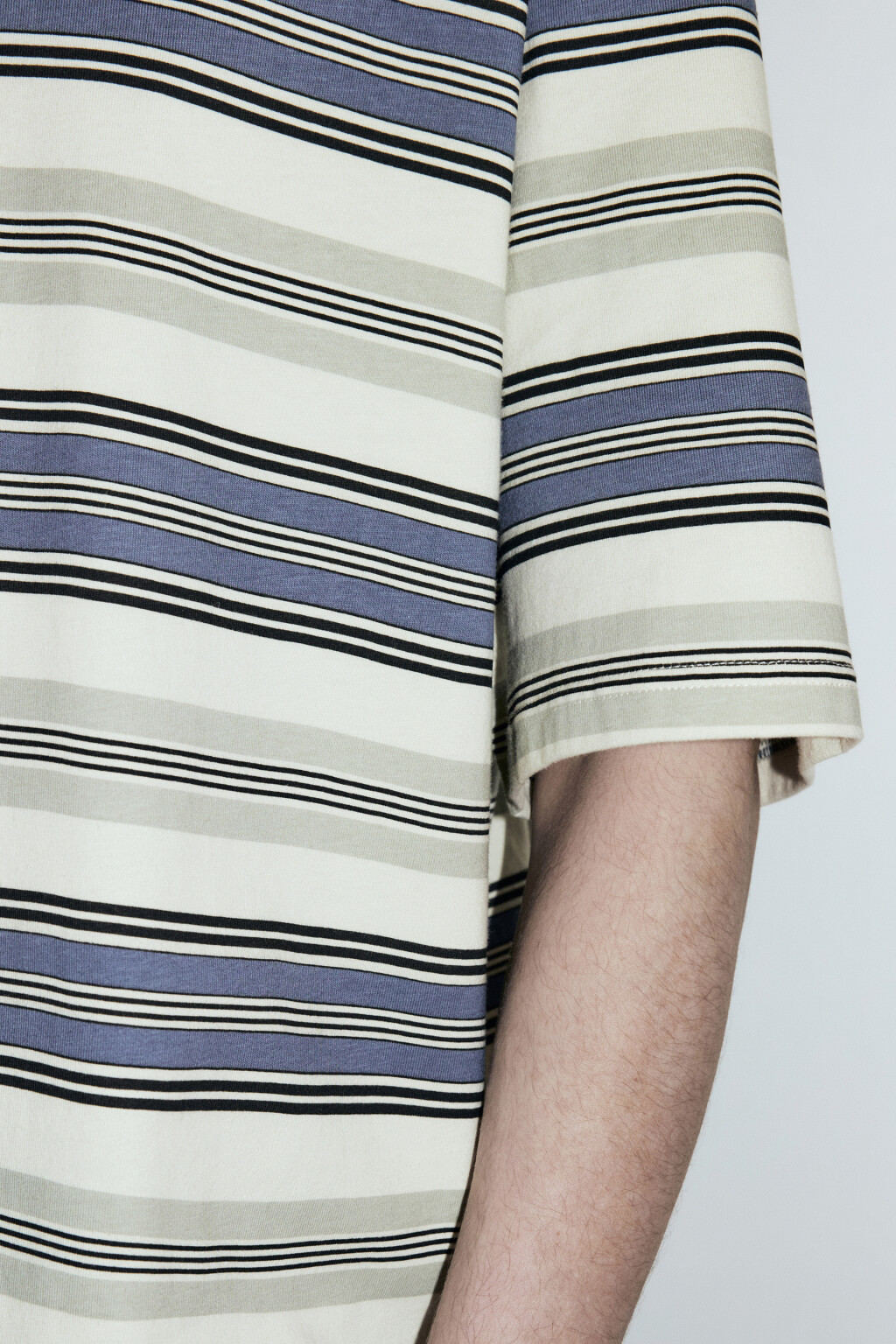 Футболка oversize с принтом в полоску - цвет мультиколор - 7