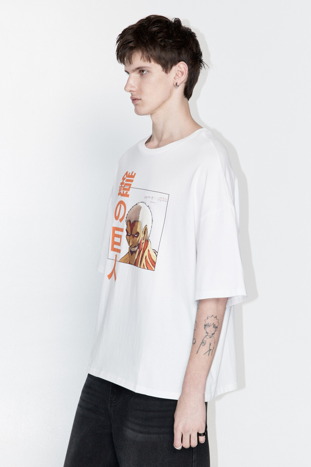 Футболка свободная с принтом Атака титанов - цвет белый - 4