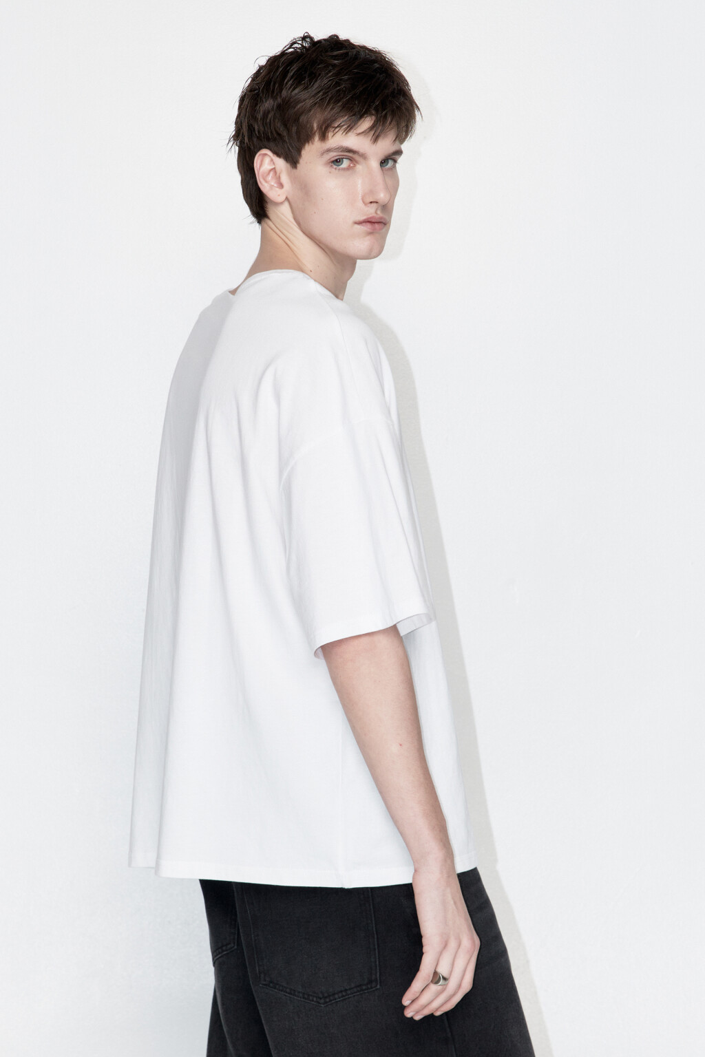 Футболка свободная с принтом Атака титанов - цвет белый - 5