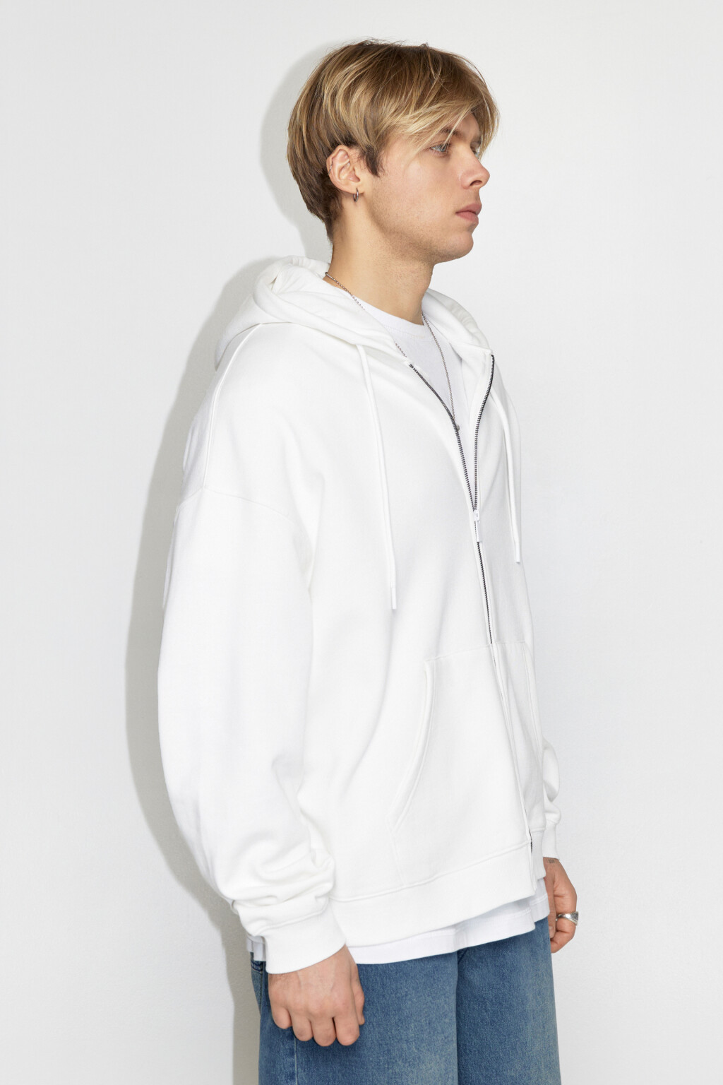 Худи на молнии утепленная с капюшоном - цвет белый - 3
