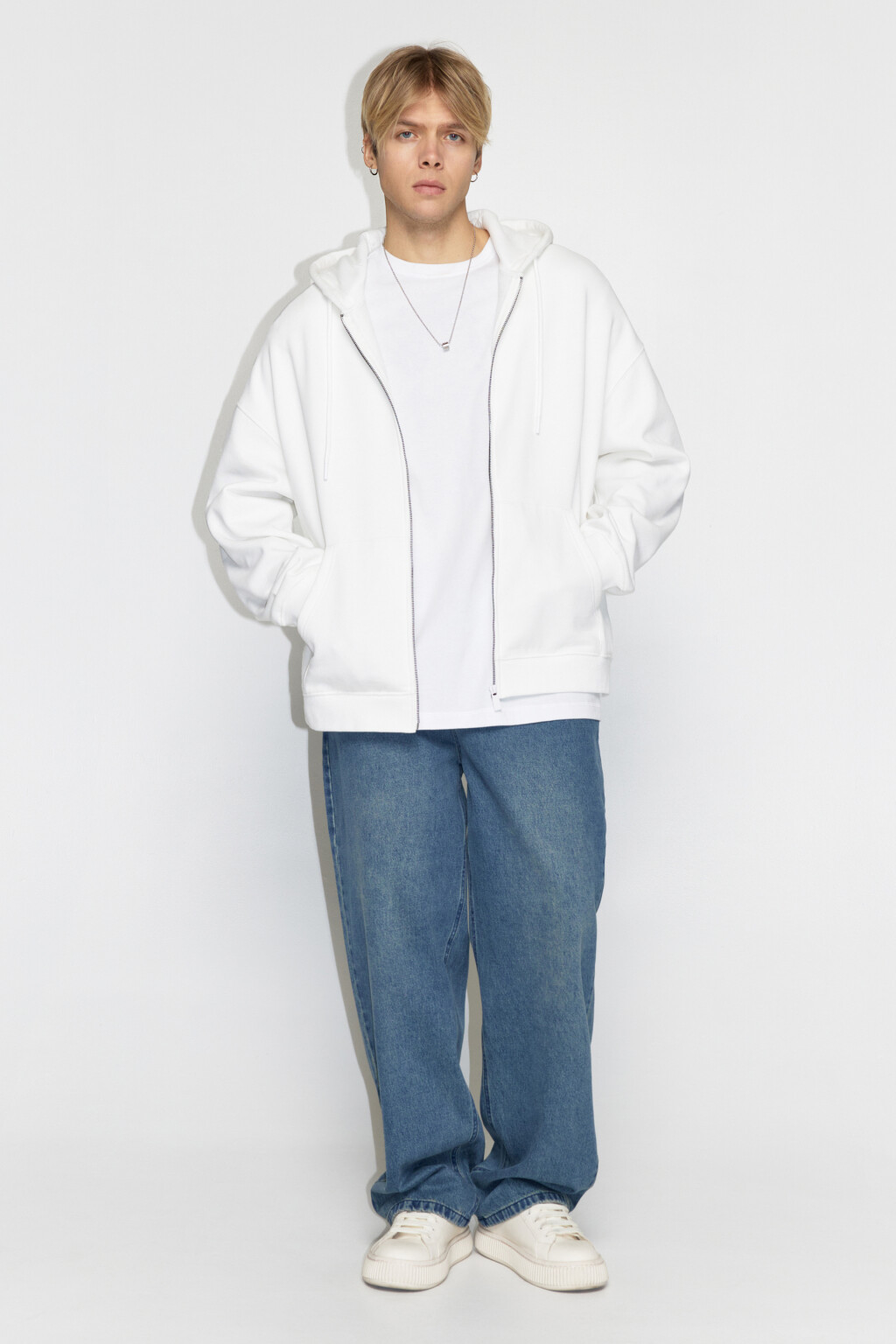 Худи на молнии утепленная с капюшоном - цвет белый - 5