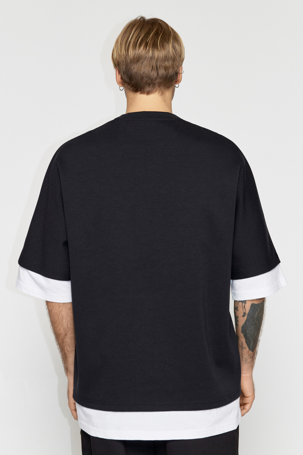 Свитшот oversize с короткими рукавами и принтом - цвет черный - 4