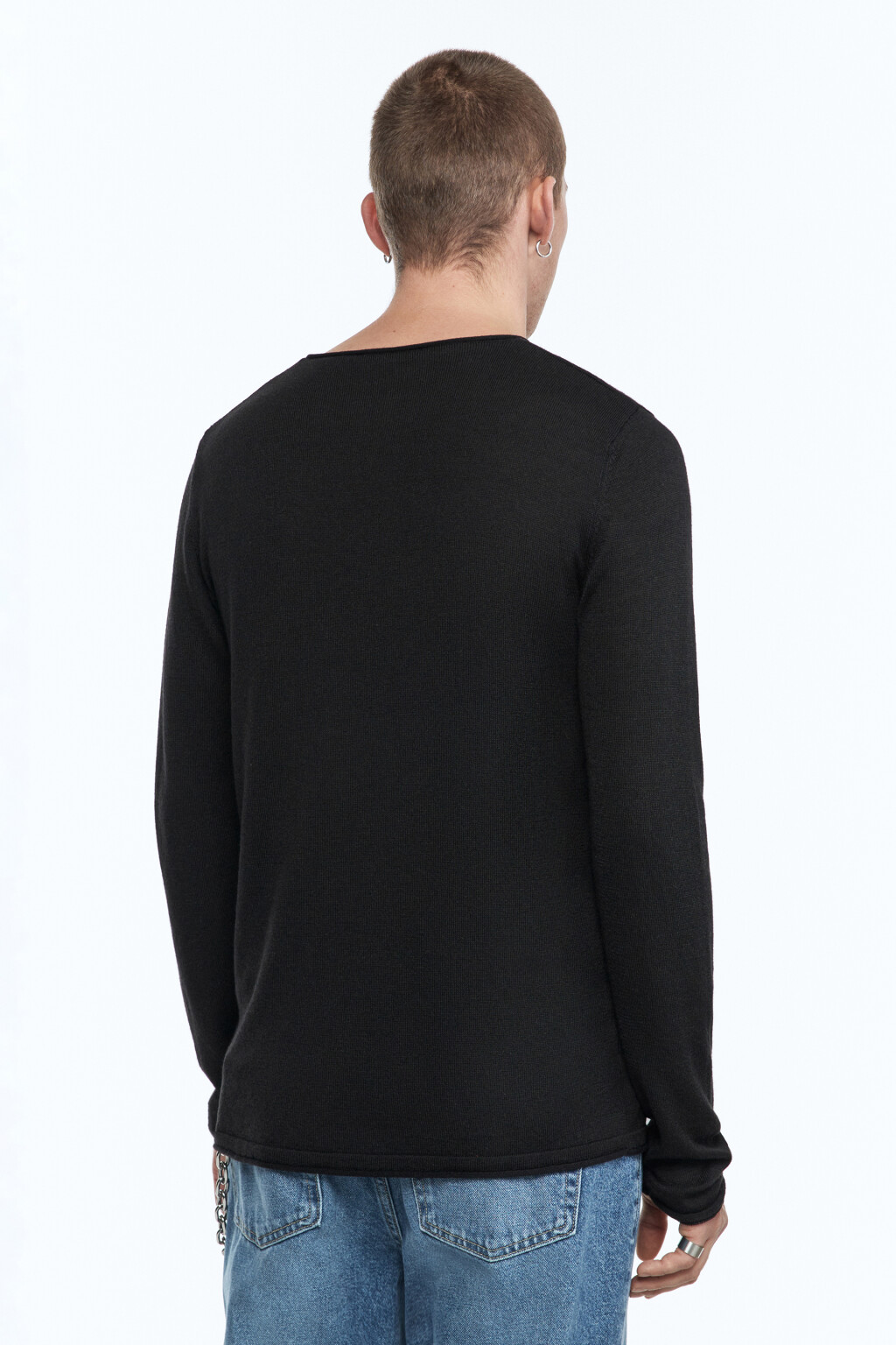 Джемпер тонкой вязки базовый - цвет черный - 4