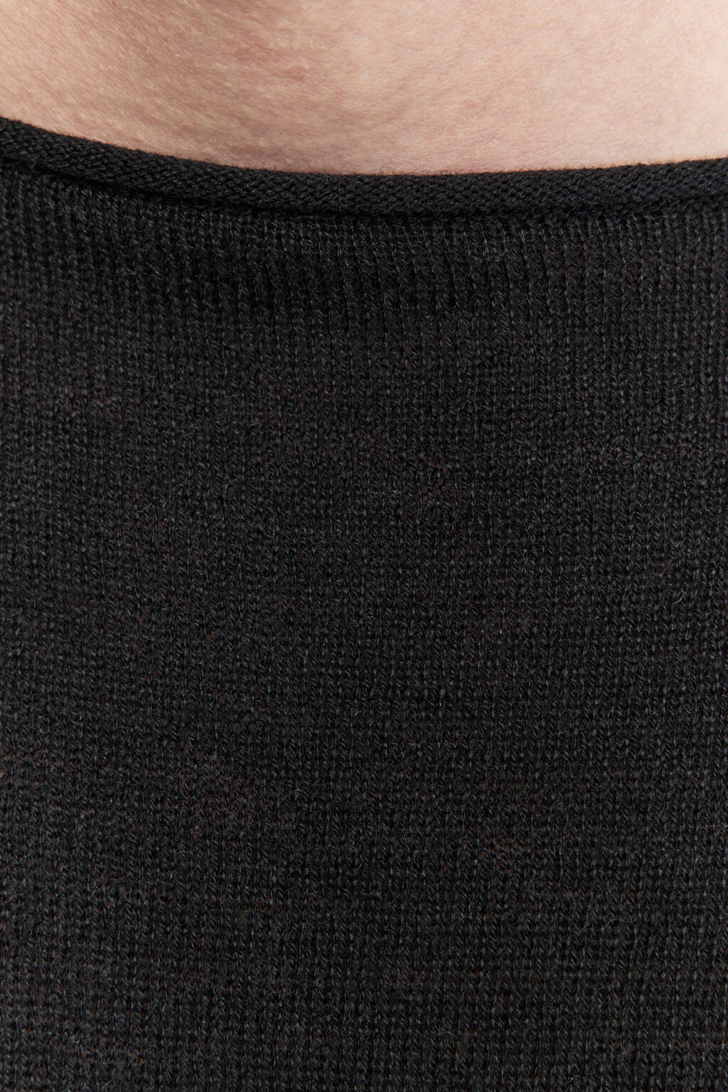 Джемпер тонкой вязки базовый - цвет черный - 6