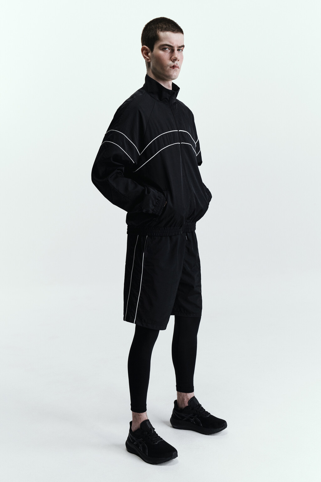 Куртка-олимпийка спортивная с принтом - цвет черный - 10