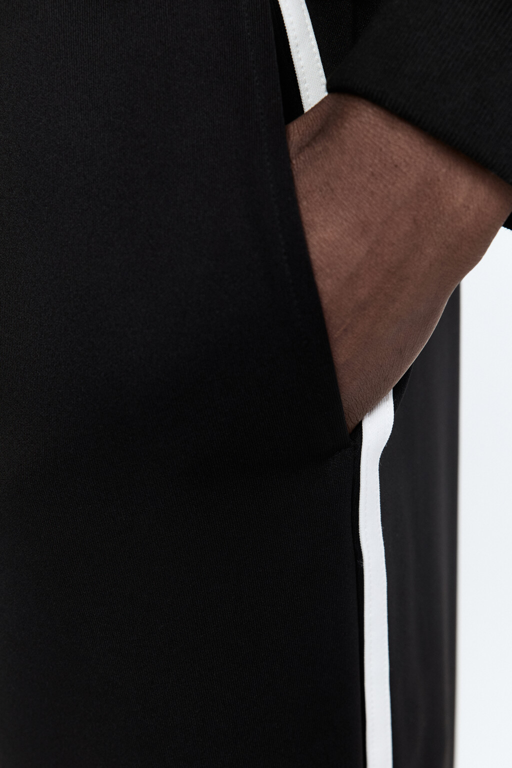 Брюки-джоггеры спортивные с лампасами - цвет черный - 7