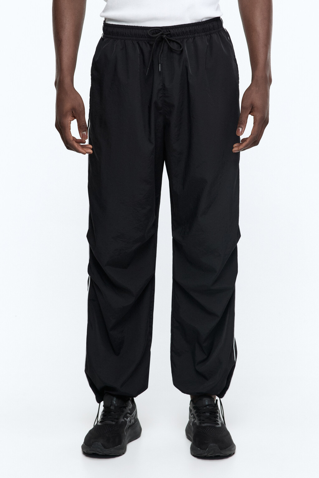 Брюки-джоггеры спортивные с утяжками - цвет черный - 2