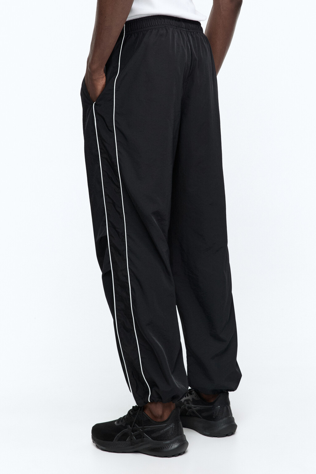 Брюки-джоггеры спортивные с утяжками - цвет черный - 4