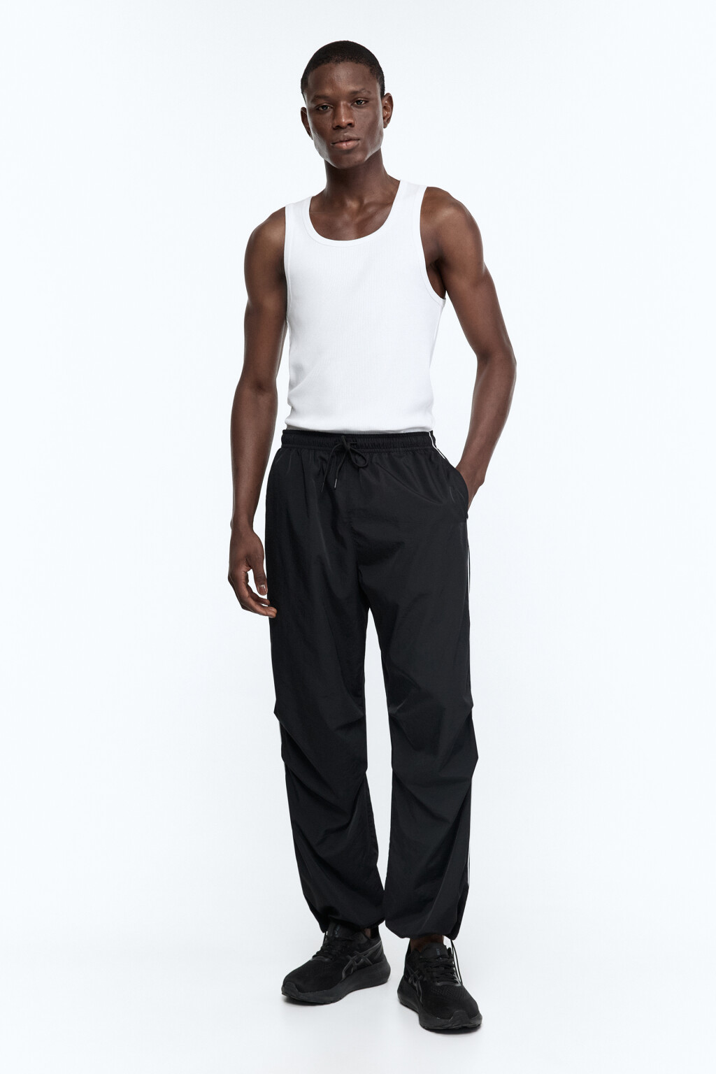 Брюки-джоггеры спортивные с утяжками - цвет черный - 5