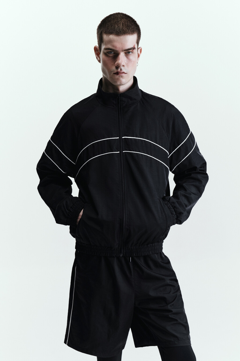 Шорты спортивные с лампасами - цвет черный - 10