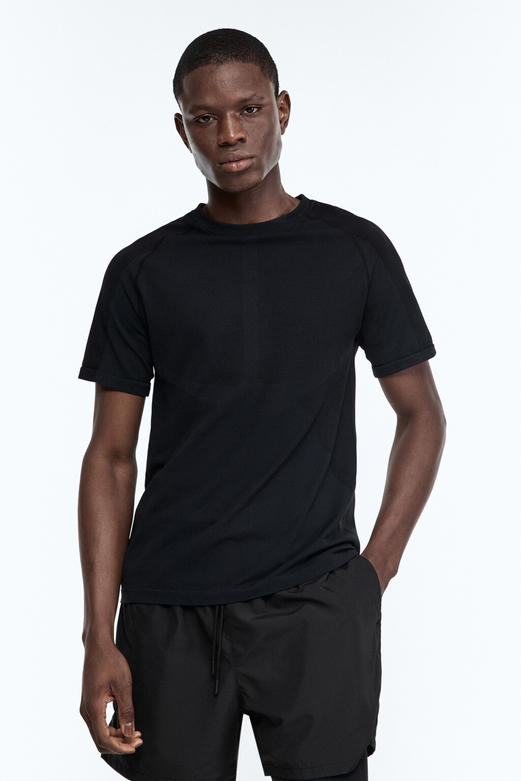 Футболка спортивная из дышащей ткани - цвет черный - 1