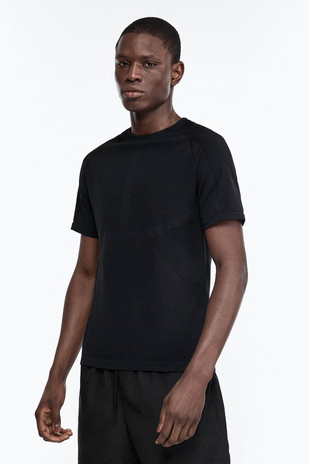 Футболка спортивная из дышащей ткани - цвет черный - 2