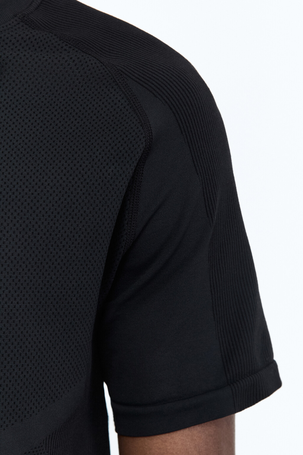 Футболка спортивная из дышащей ткани - цвет черный - 7