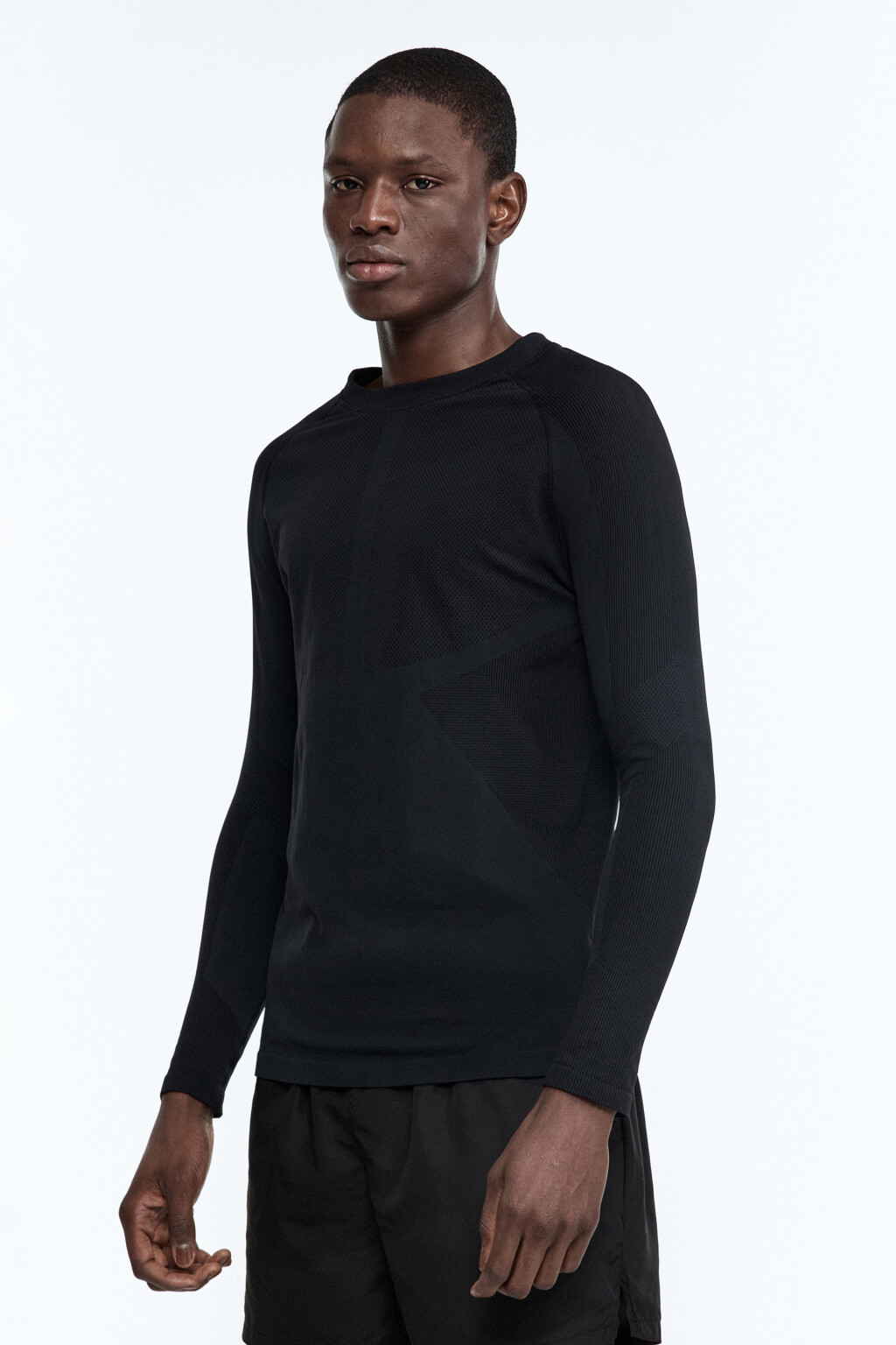 Лонгслив спортивный бесшовный - цвет черный - 2