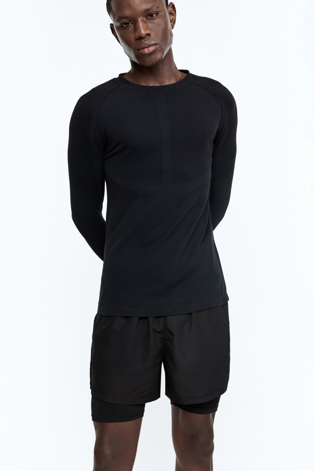 Лонгслив спортивный бесшовный - цвет черный - 5