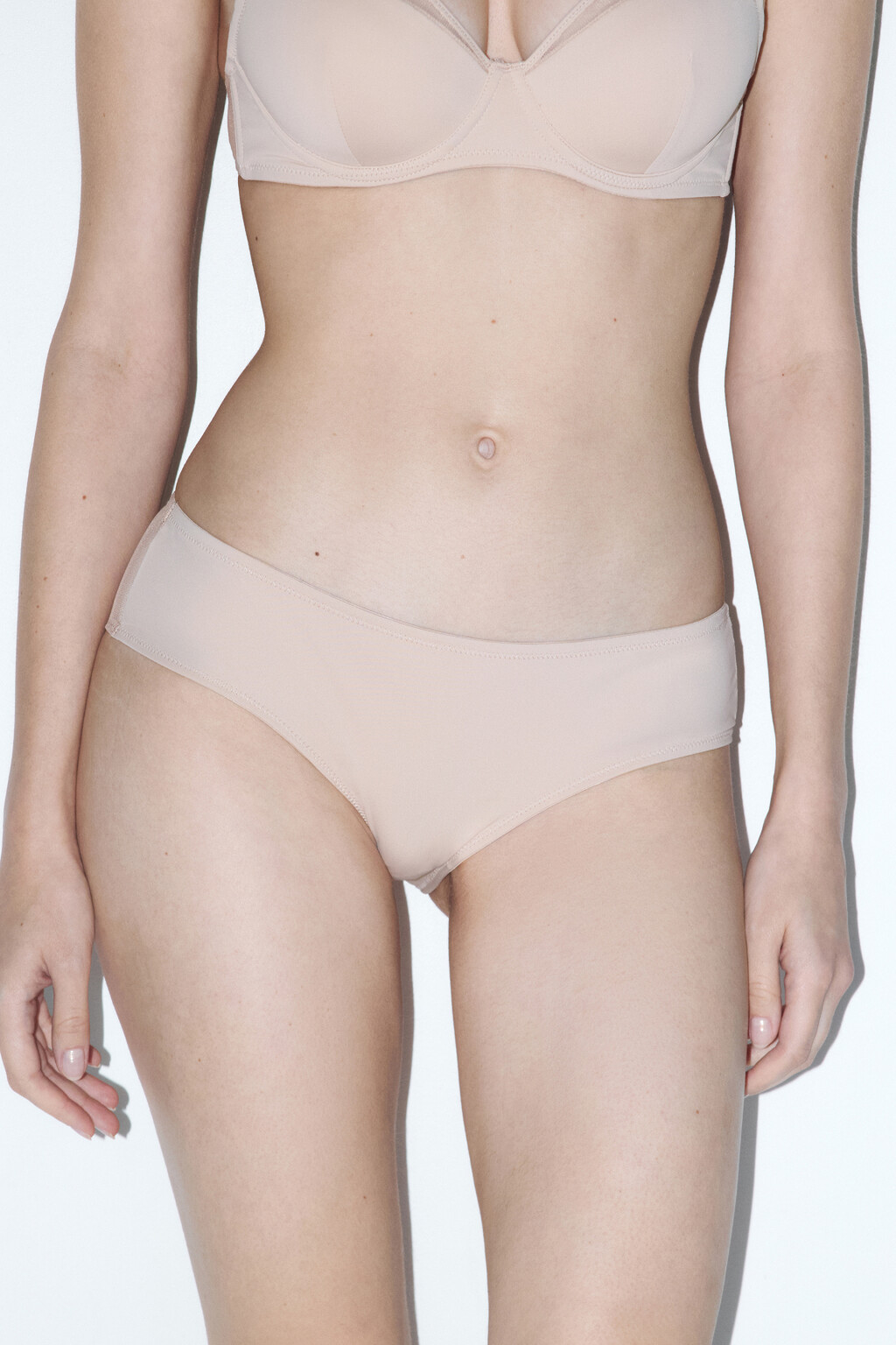 Трусы-слипы гладкие с сетчатой вставкой - цвет бежевый - 2