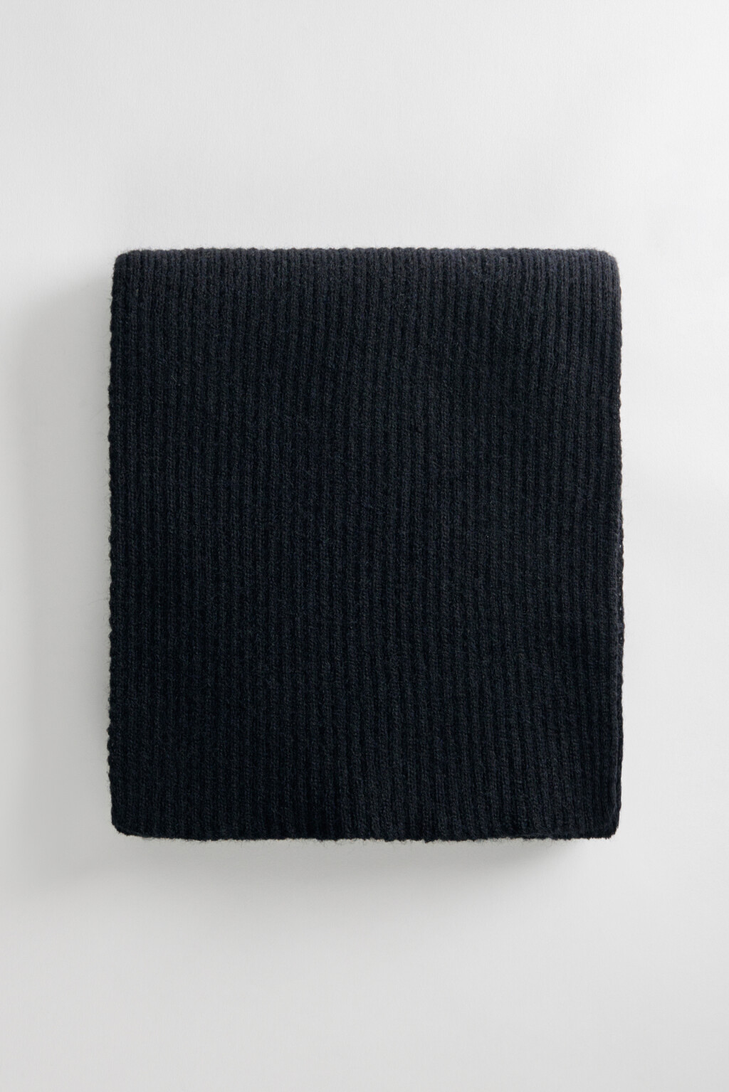 Шарф вязаный в рубчик без бахромы - цвет черный - 1