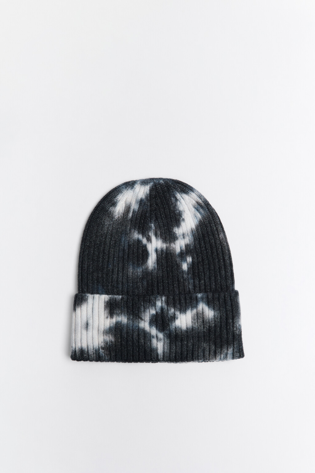 Шапка вязаная в рубчик с принтом тай-дай - цвет черный - 1
