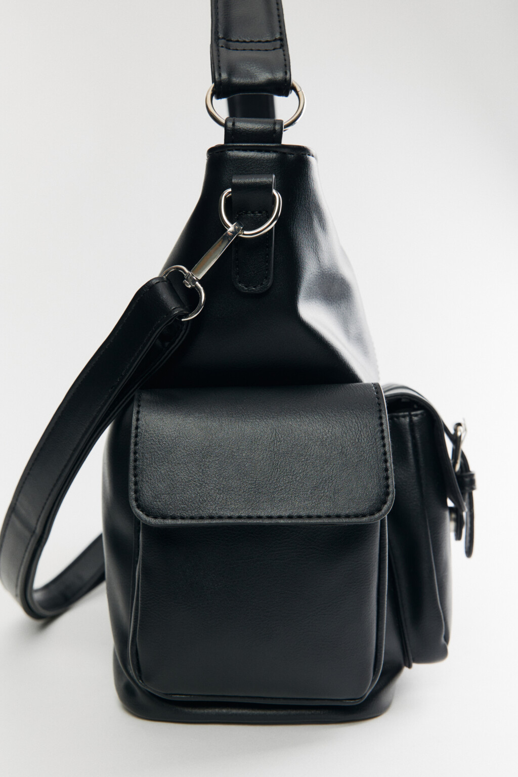 Сумка на плечо с наружными карманами - цвет черный - 3