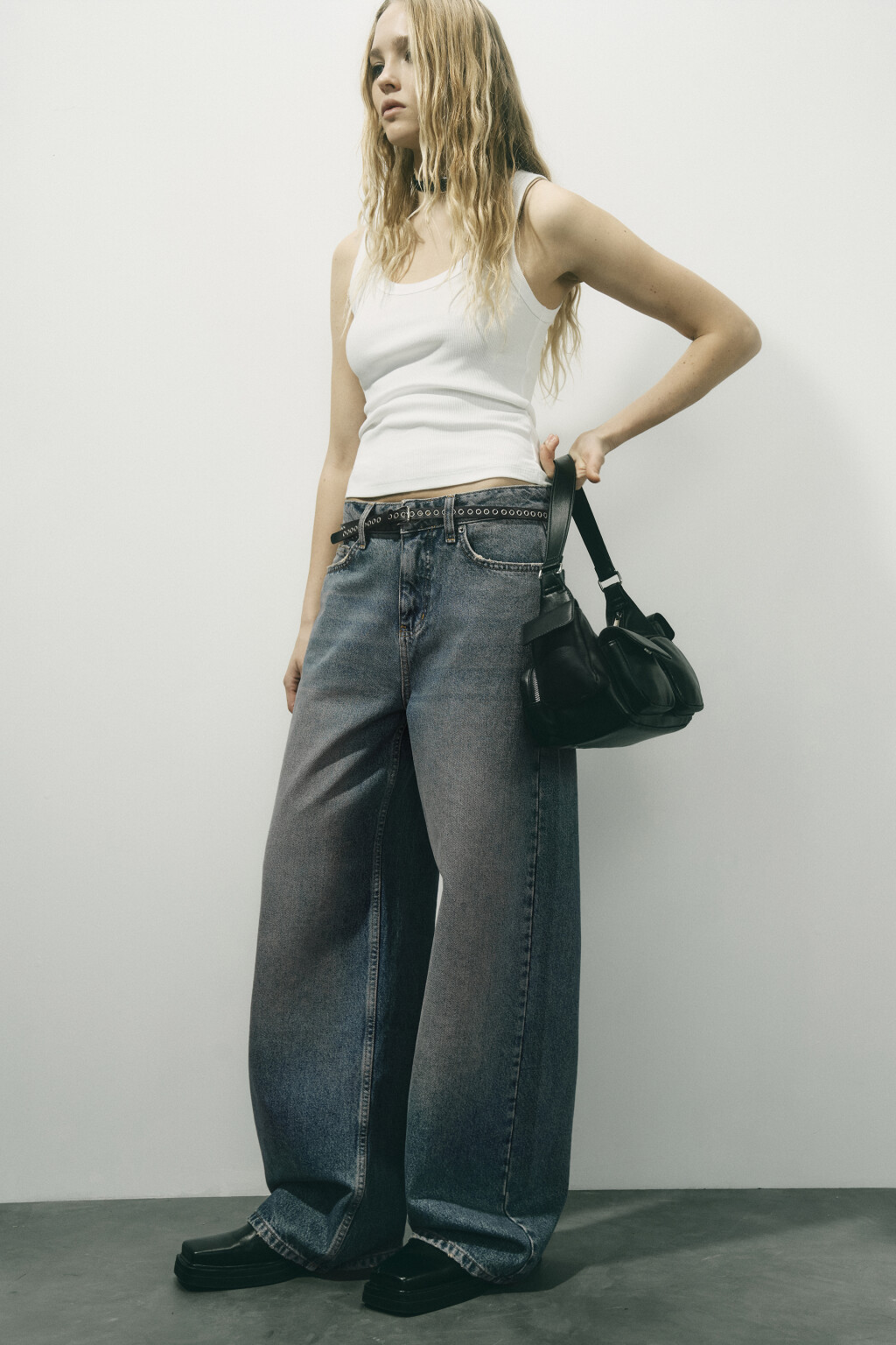 Сумка на плечо с наружными карманами - цвет черный - 5