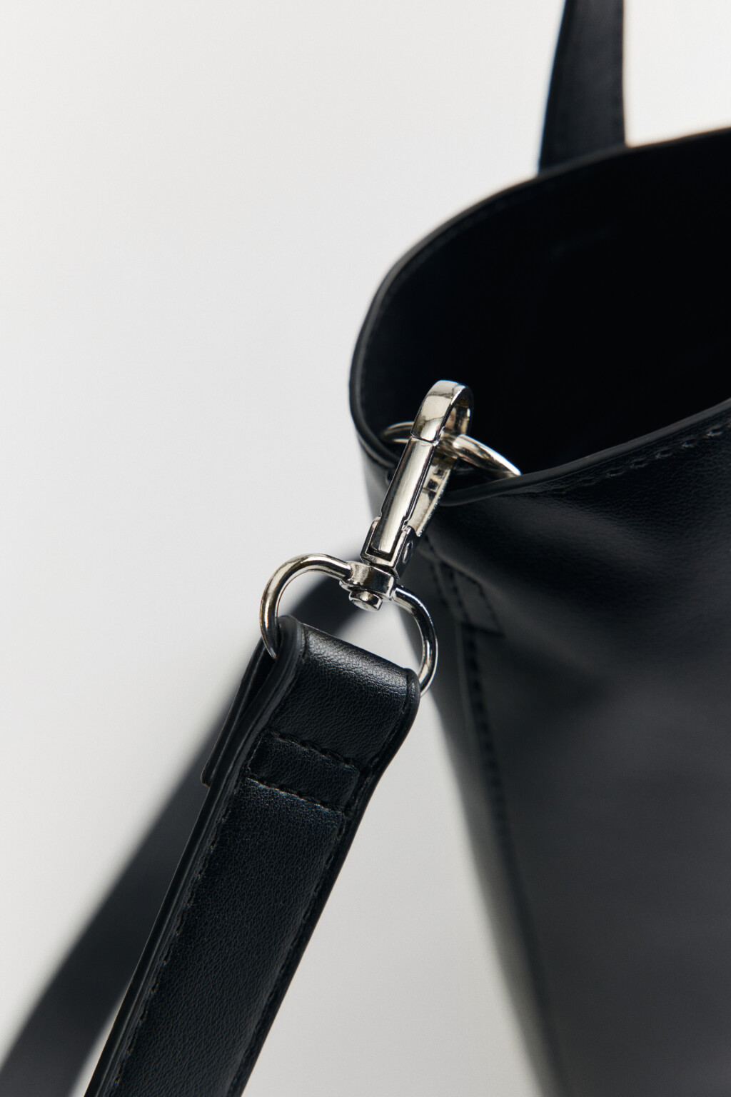 Сумка-тоут с ремнем на плечо и ручками - цвет черный - 7