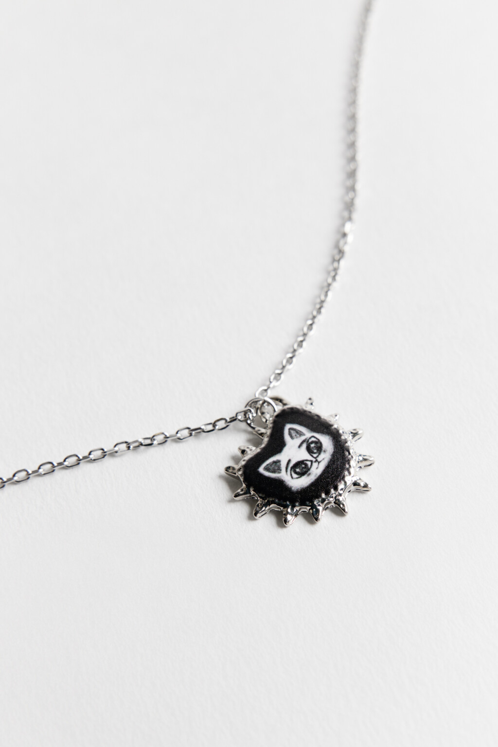 Цепочка на шею с подвеской-сердечком - цвет серый - 2