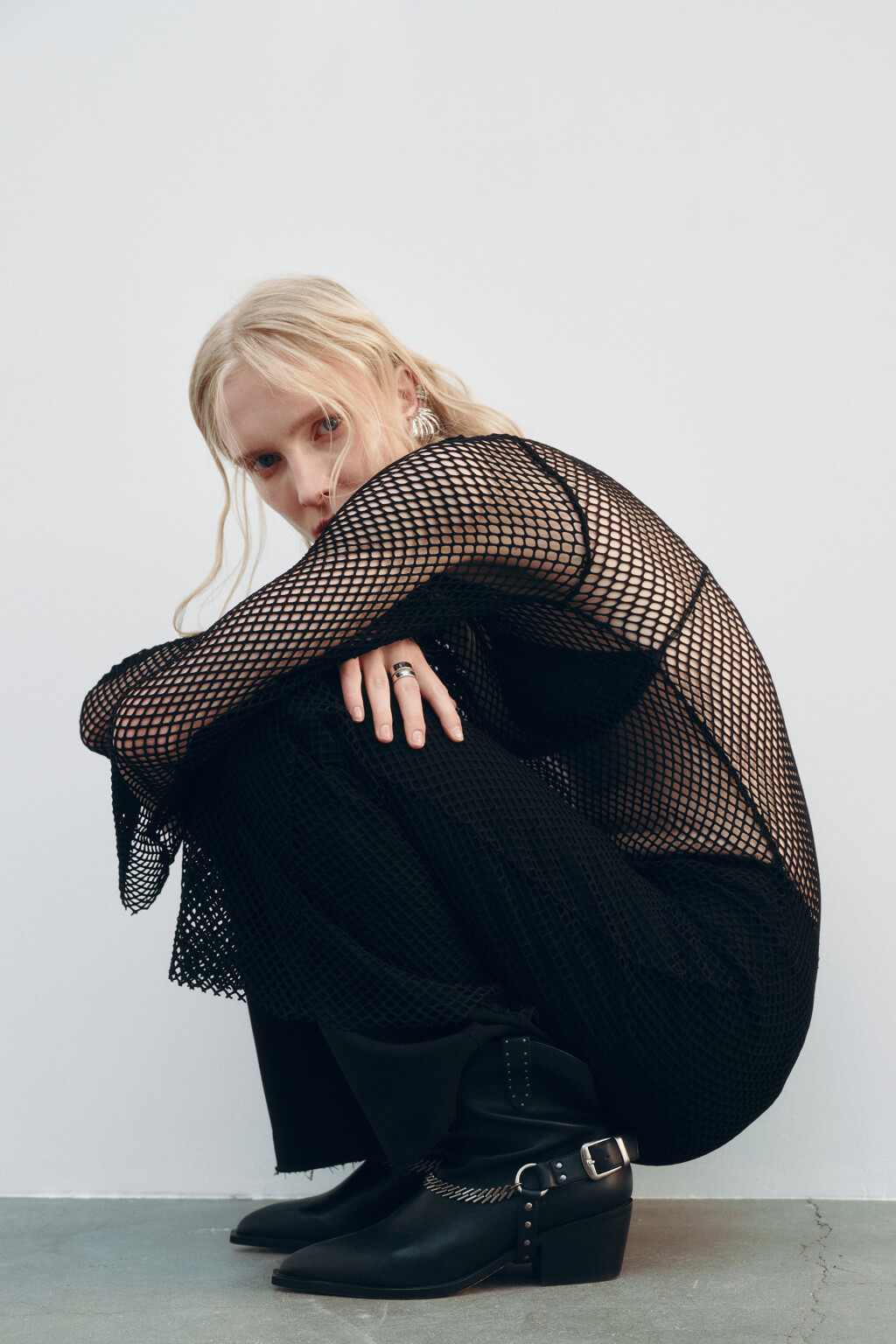 Ботинки-казаки с металлическим декором - цвет черный - 7