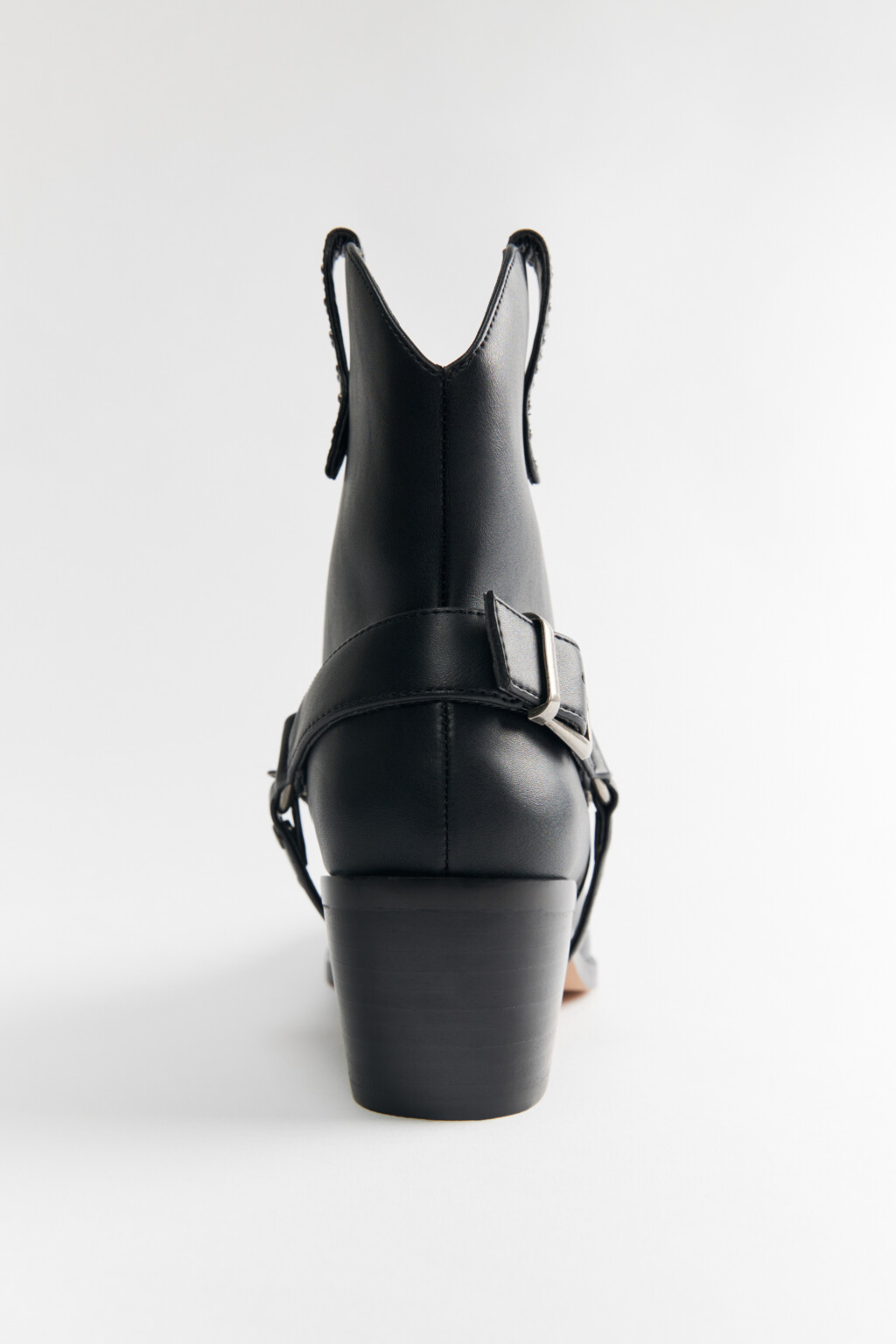 Ботинки-казаки с металлическим декором - цвет черный - 4