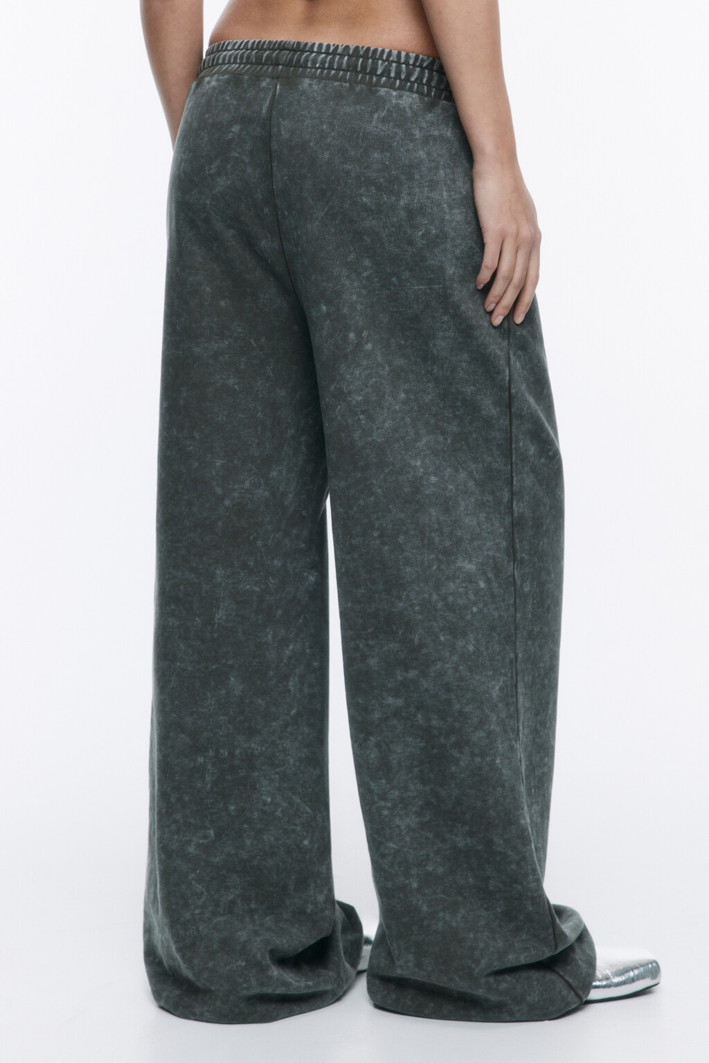 Брюки широкие трикотажные со стиркой - цвет зеленый - 4