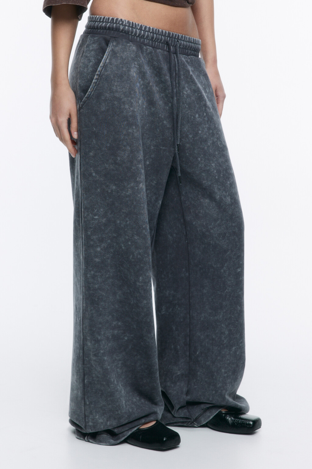 Брюки широкие трикотажные со стиркой - цвет серый - 3