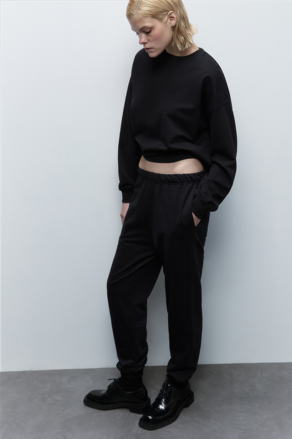 Брюки-джоггеры из хлопкового футера - цвет черный - 1