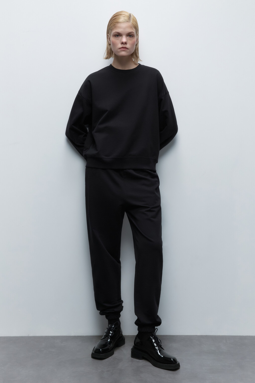 Брюки-джоггеры из хлопкового футера - цвет черный - 5