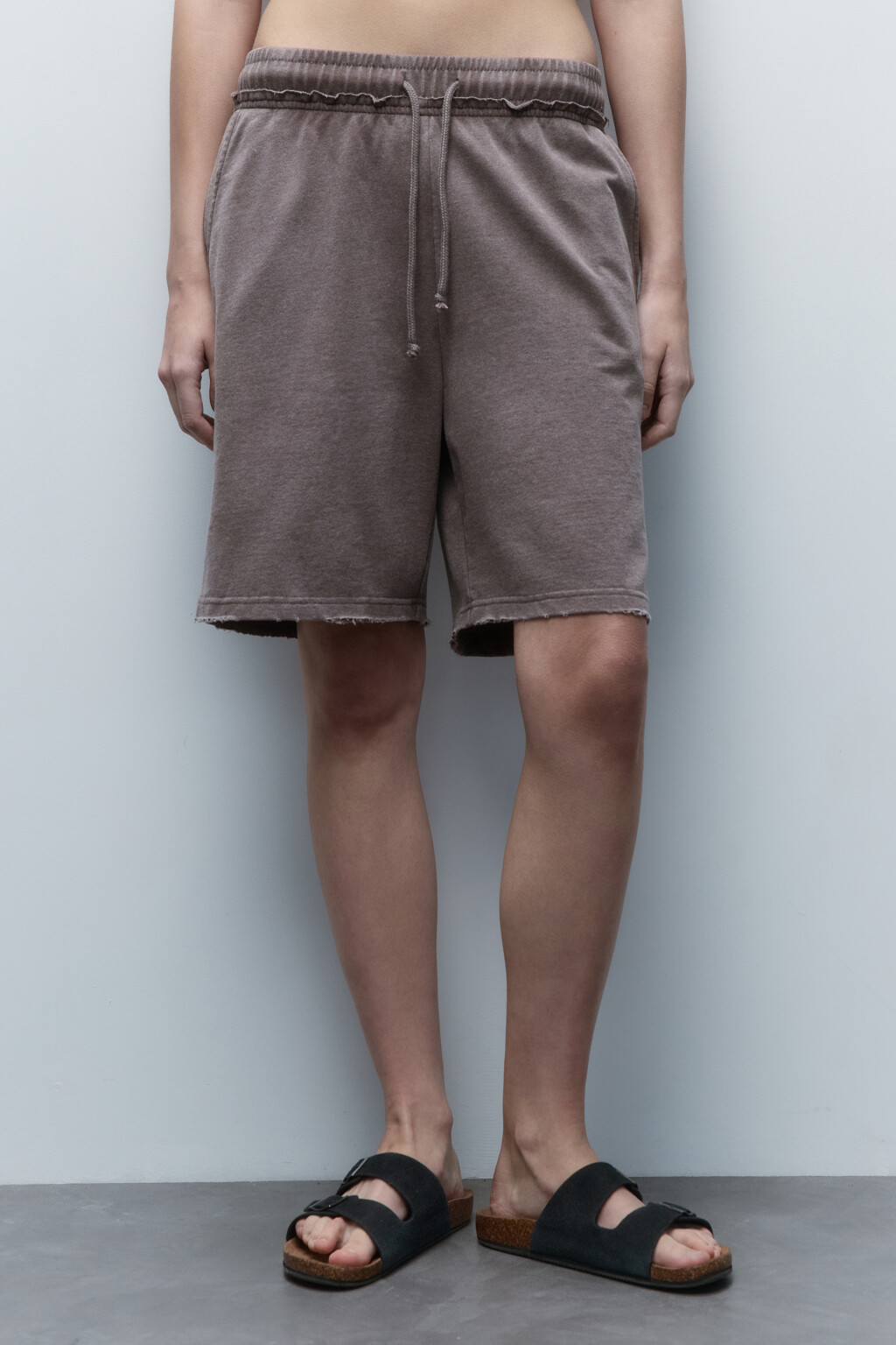 Шорты из футера с вареным эффектом - цвет бежевый - 2