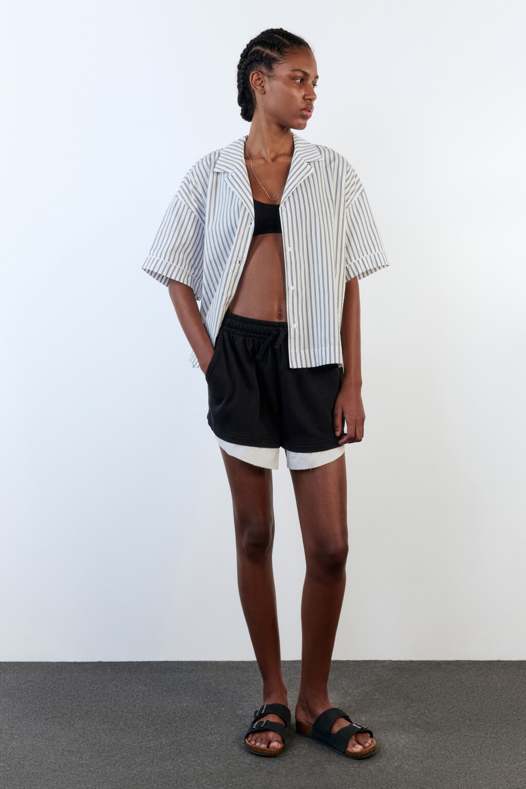 Шорты трикотажные с контрастной подкладкой - цвет черный - 5