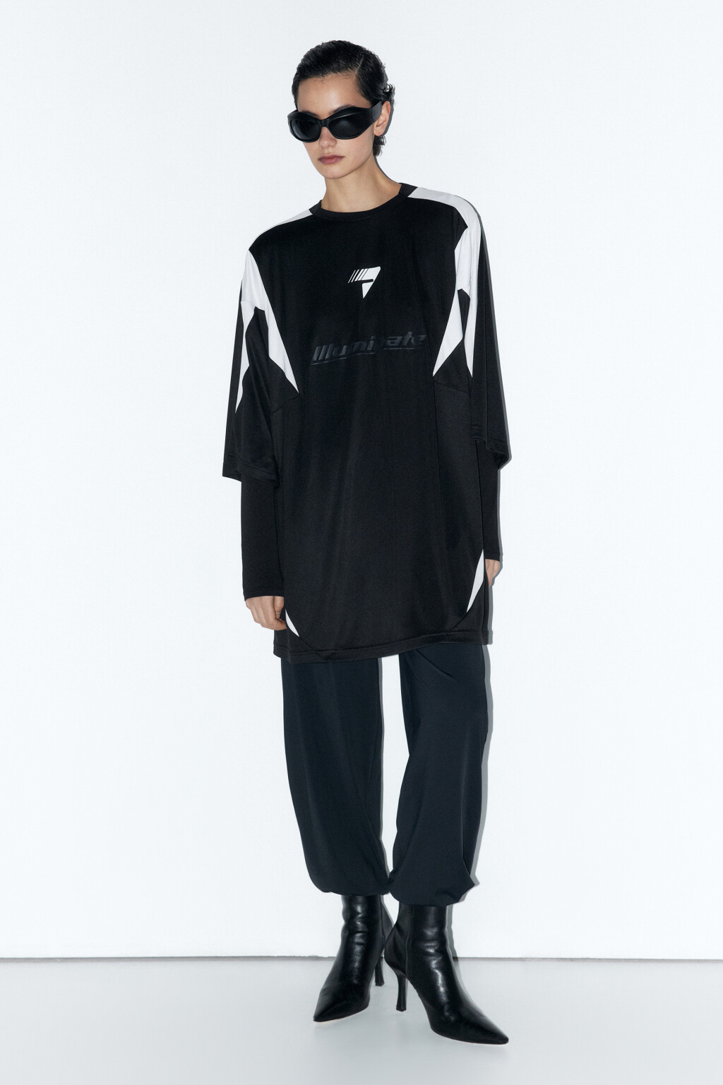 Платье-футболка свободное с принтом - цвет черный - 5