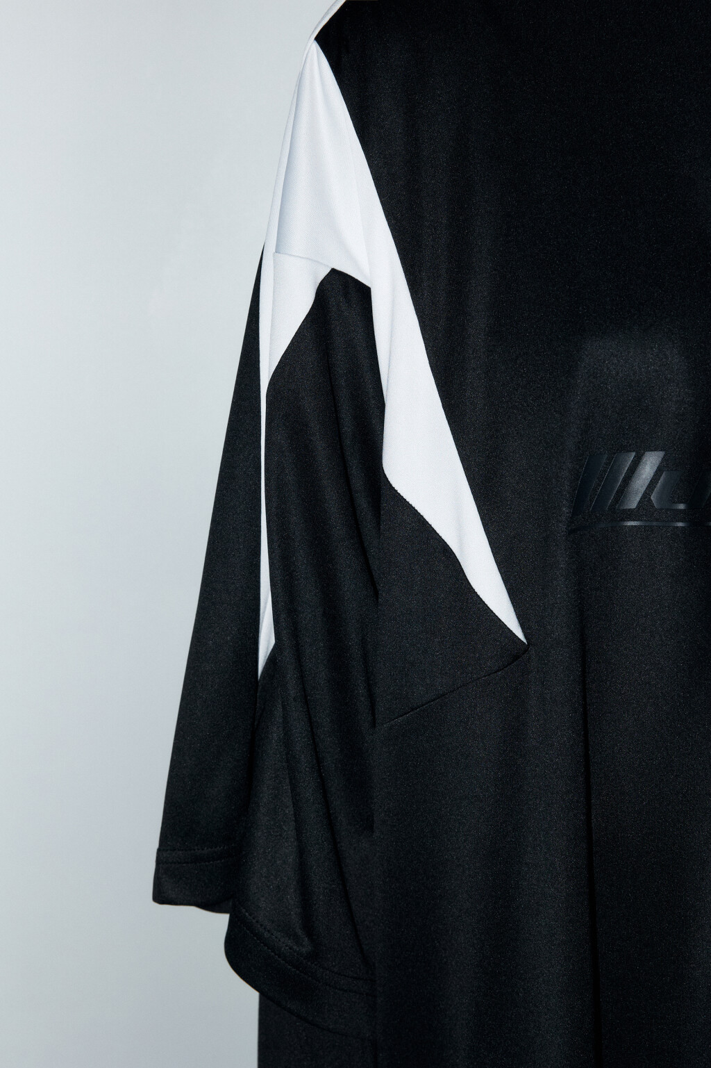 Платье-футболка свободное с принтом - цвет черный - 7