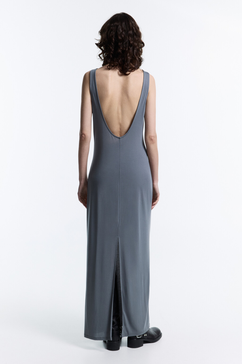 Платье-майка макси с вырезом на спине - цвет серый - 4