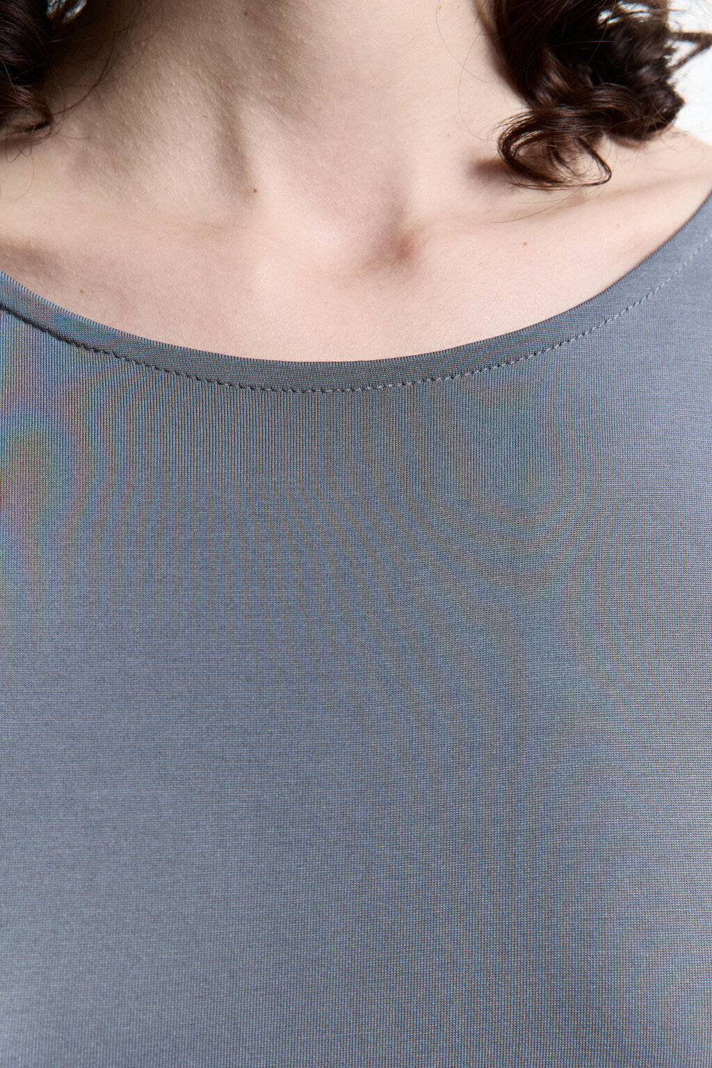 Платье-майка макси с вырезом на спине - цвет серый - 6