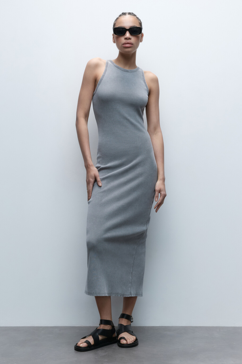 Платье-майка макси в рубчик с вареным эффектом - цвет серый - 5