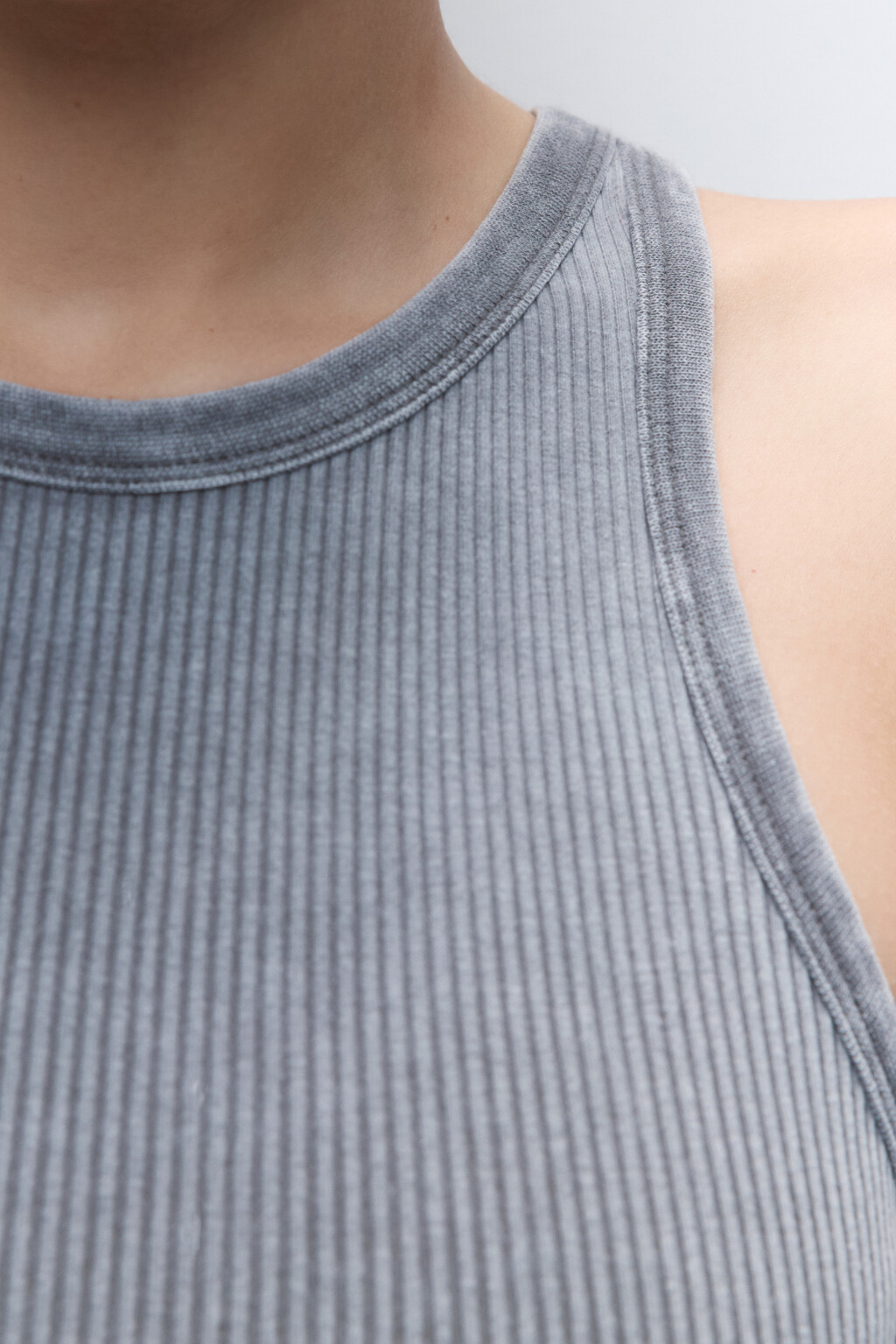 Платье-майка макси в рубчик с вареным эффектом - цвет серый - 6