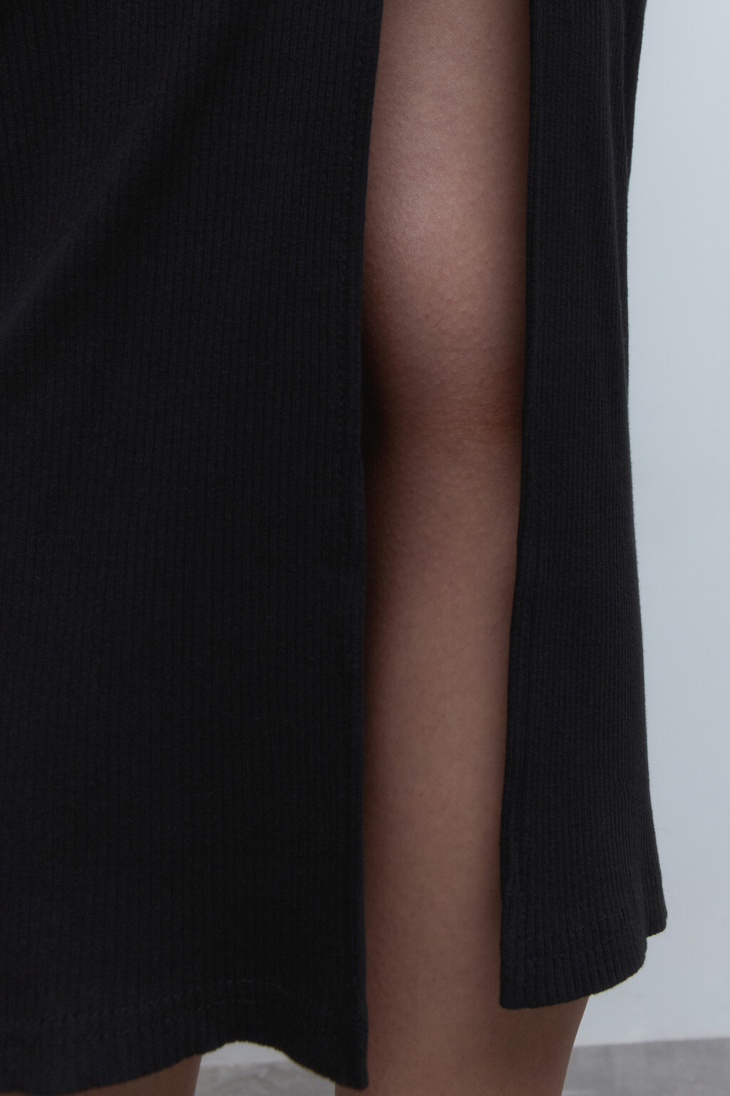 Платье-майка макси в рубчик с вареным эффектом - цвет черный - 8